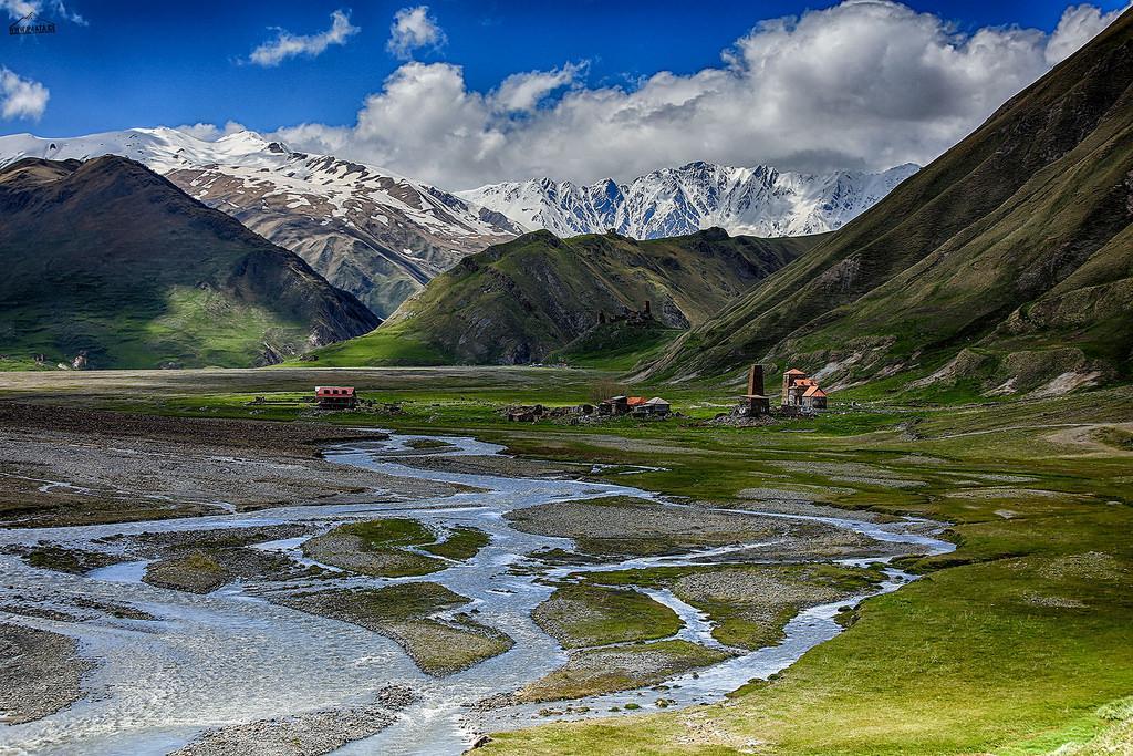 Milla Hotell Kazbegi Exteriör bild